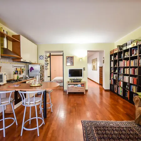 Apartment In The Heart Of *